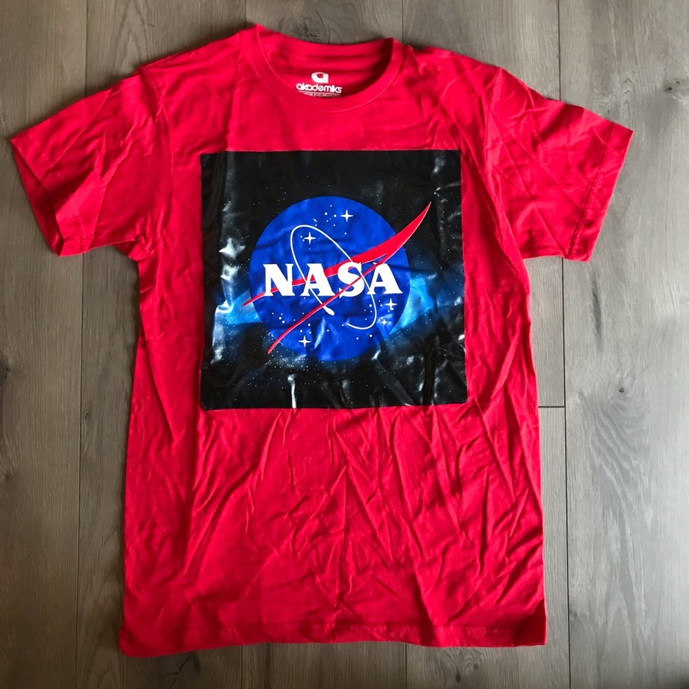 Graphic tee